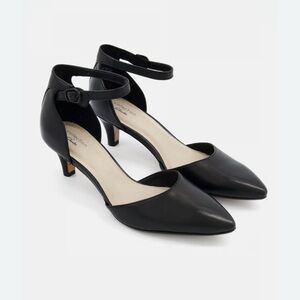 Clark’s Woman’s Linvale Edyth Adjustable Strap Pumps, Black 9.5 NEW No Box